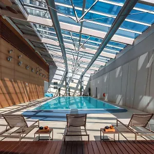Отель Hilton Geneva And Conference Centre Le Grand Saconnex