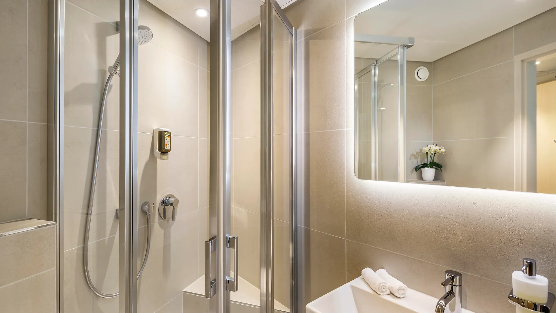 Hotel Welcome Inn Kloten 3*,